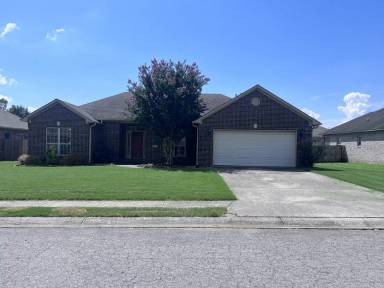 Main picture of 2402 Lancashire Ln