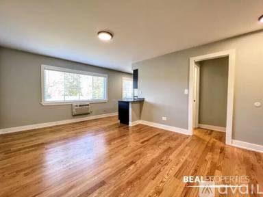 Main picture of 696 Elm Place Apartments