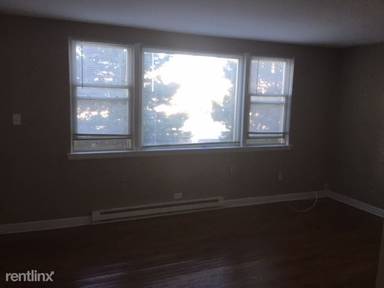 Main picture of 7626 1/2 N Milwaukee Ave