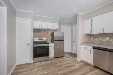 Main picture of 2303 Humphrey St