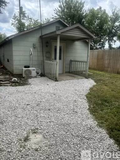 Main picture of 721 W Walnut St