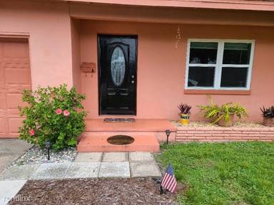 Main picture of 2420 De Soto Ave