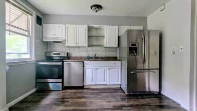 Main picture of 2920 Benson Ave