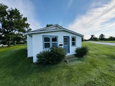 Main picture of 601 W Main St