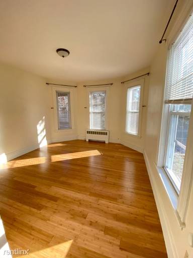 Main picture of 21 Thorndike St