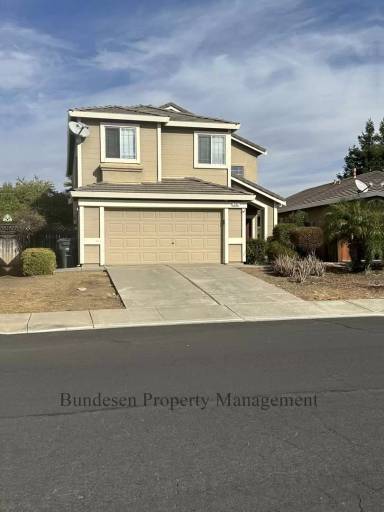 Main picture of 585 Edenderry Dr