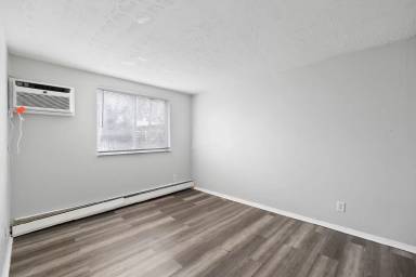 Main picture of 2356 Harrison Ave