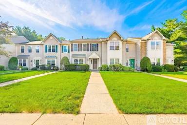 Main picture of 15 Ambrose Ln
