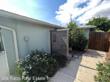 Main picture of 115 S Linden Dr