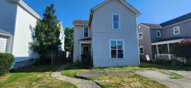 Main picture of 136 E Allen St