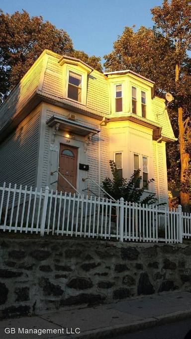 Main picture of 269 Highland St