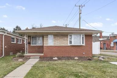 Main picture of 8230 Vine Ave