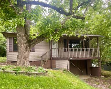 Main picture of 1389 Prosch Ave