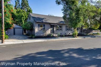 Main picture of 1525 D St
