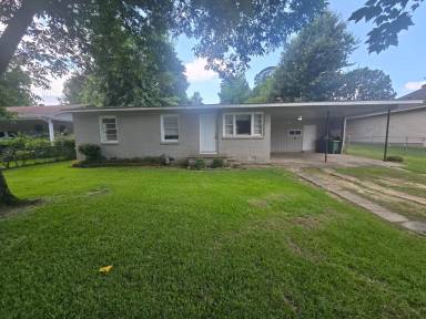 Main picture of 3700 Weldon Ave