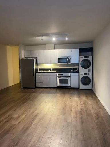 Main picture of 320 W Ash St