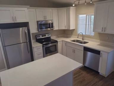 Main picture of 2902 E Irwin Ave