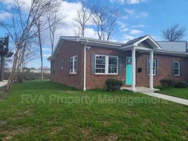 Main picture of 1270 Moore St