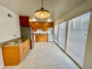 Main picture of 3815 Harrison St