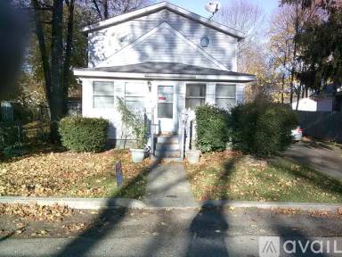 Main picture of 16 Walnut St