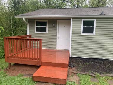 Main picture of 915 E Red Bud Rd