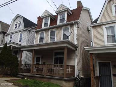 Main picture of 230 Robinson St