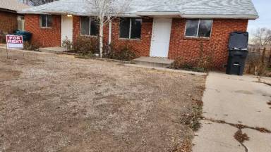 Main picture of 300 21st Ave