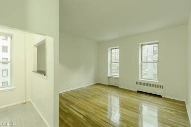 Main picture of 133 E 84th St