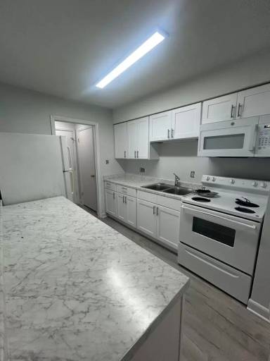 Main picture of Collins Crossing Apartments