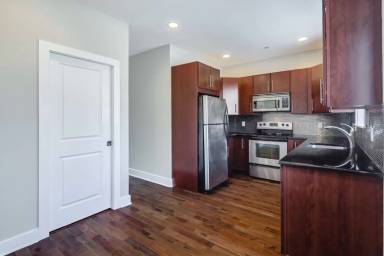 Main picture of 2631 Catharine St