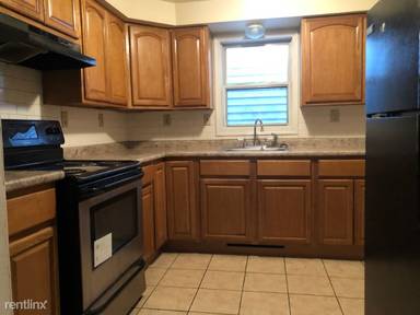Main picture of 405 Whiton St