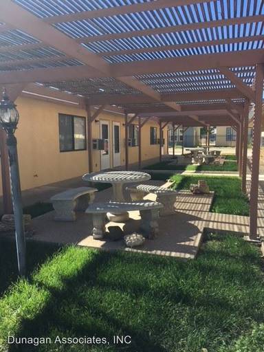 Main picture of 607 N Alameda St