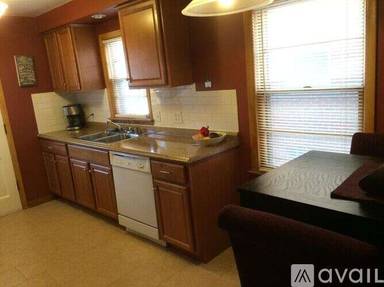 Main picture of 2464 Warrensville Center Rd