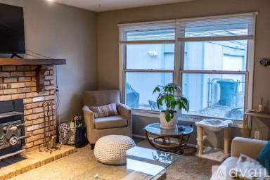 Main picture of 2306 Hacienda St