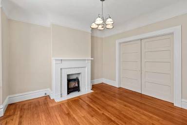 Main picture of 274 Diamond St