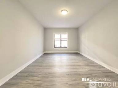 Main picture of 813 W Waveland Ave