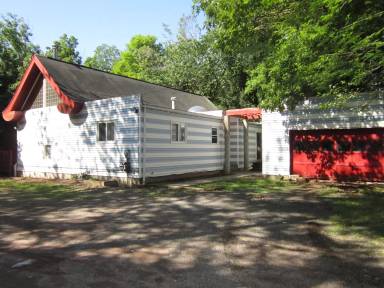 Main picture of 102 Sherman Ave