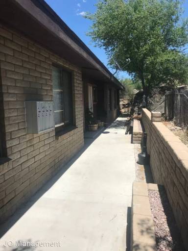 Main picture of 569 Campbell St