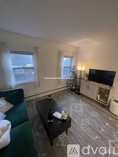 Main picture of 50 Parkman St