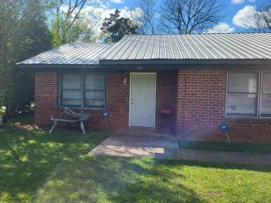 Main picture of 105 Dement St