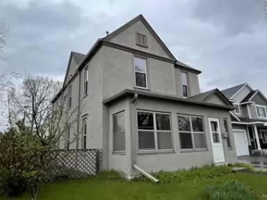 Main picture of 207 20th Ave NE