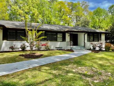Main picture of 2313 Clairmont Rd NE