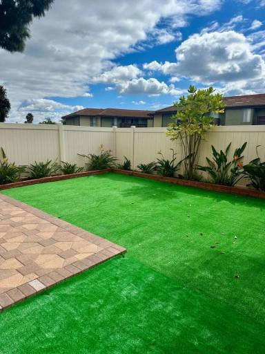 Main picture of 3577 Coconut Way