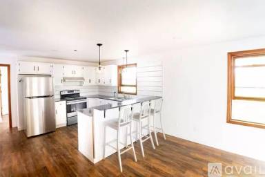 Main picture of 8 Virginia St