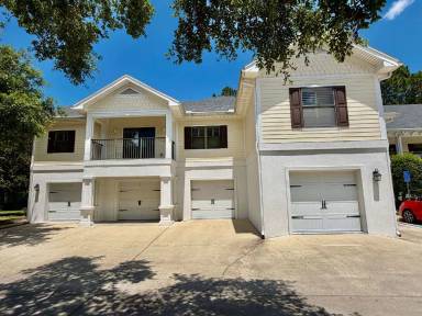 Main picture of 104 Laurel Wood Way