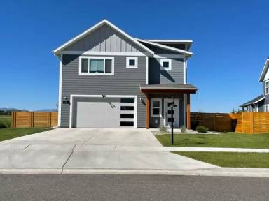 Main picture of 18 Sakers Way