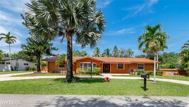 Main picture of 10400 SW 70th Ave