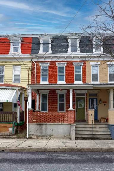 Main picture of 541 N 2nd St