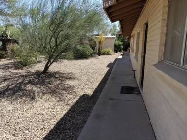 Main picture of 1607 N Louis Ln