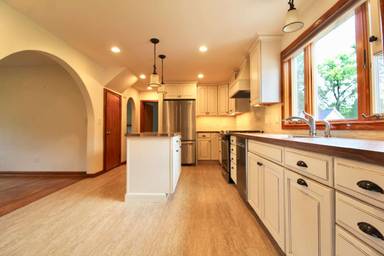 Main picture of 1060 Windsor Ave